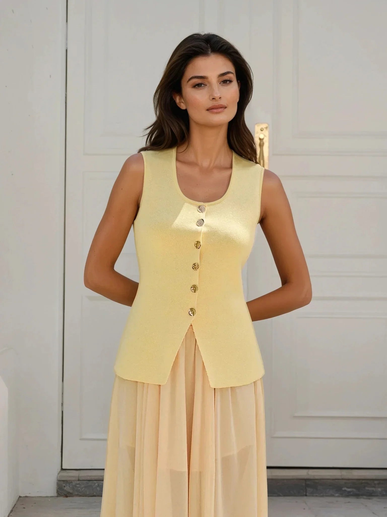 Sleeveless Square-Neck Buttoned Top With Split Hem - LA FEMME WANDERER