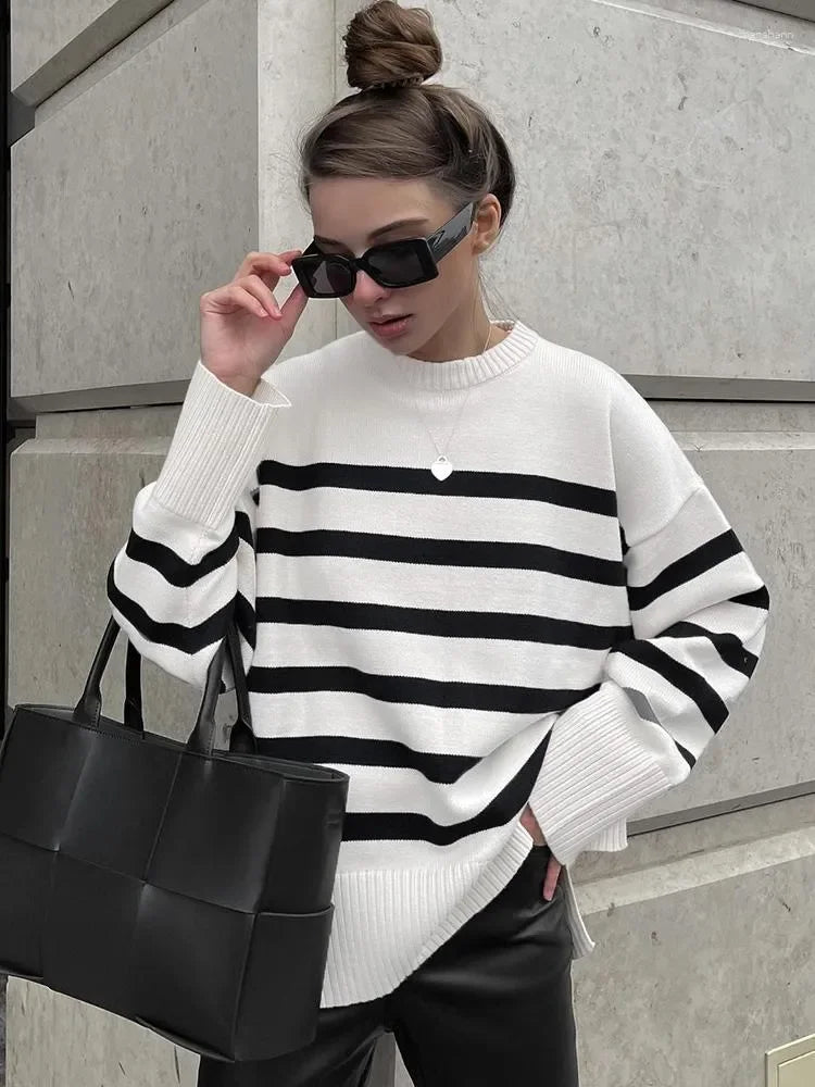 Maglione a righe parigine sempre elegante