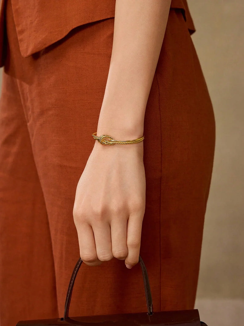 Bracciale minimalista placcato oro 18 carati per l'eleganza di tutti i giorni