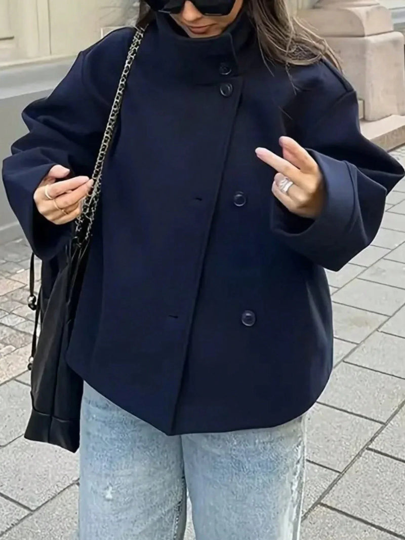 Cappotto in misto lana con bottoni frontali, vestibilità ampia, casual ed elegante